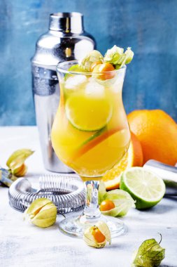 Yaz narenciye alkollü kokteyl  