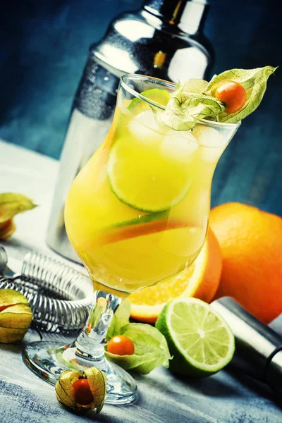 Zomer Citrus alcoholische cocktail — Stockfoto