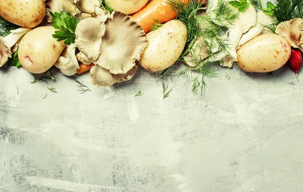 Ingredientes para sopa de cogumelos vegetarianos — Fotografia de Stock