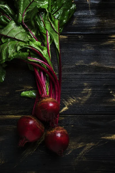Fresh beets with tops — Stock Photo, Image