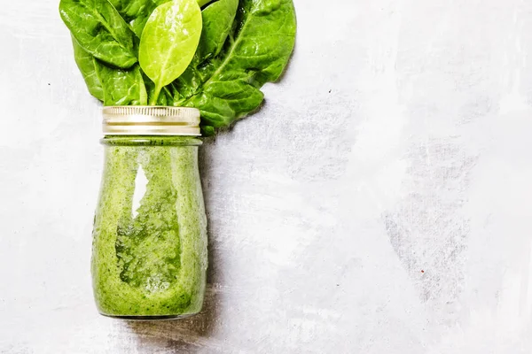 Spinach and banana green smoothie — Stock Photo, Image