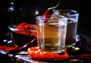 Ukraynalı votka biber ile