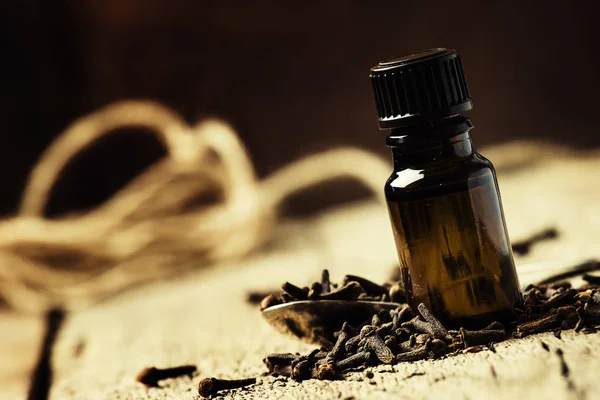 Essential oil of clove — Stock Photo, Image