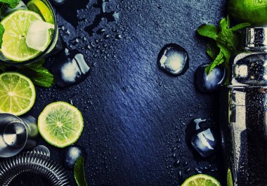 Bar araçları ve kokteyl malzemeler 