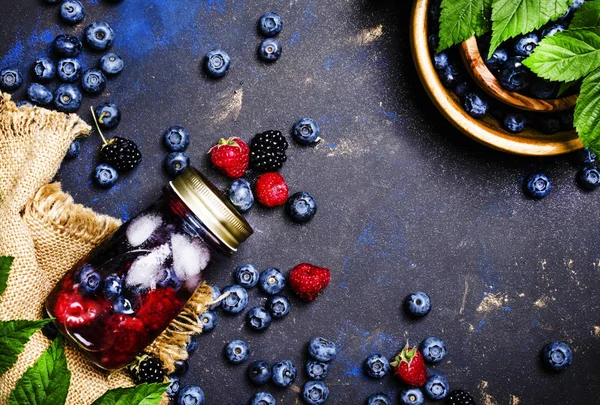 Buzlu çay blueberry ile