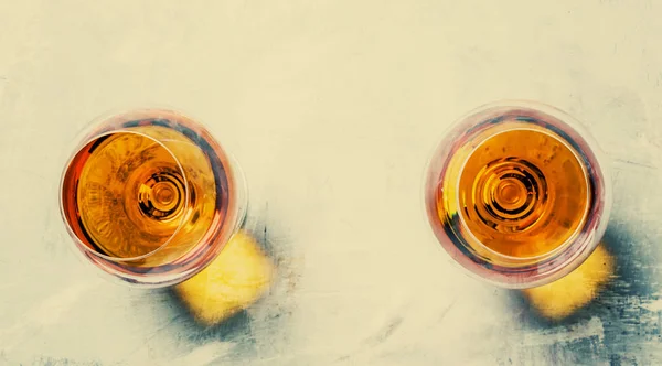 Minuman beralkohol yang kuat dalam gelas — Stok Foto