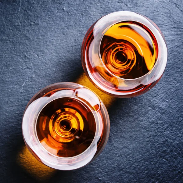 güçlü içecek gözlük