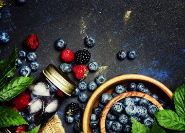 Soğuk berry şişe içki