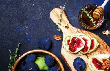 Lor peynirli sandviç