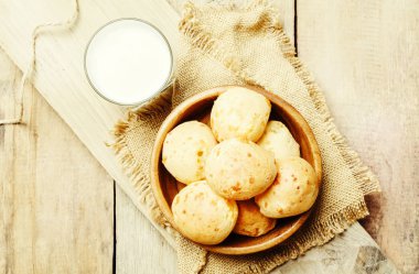 Süt ve tatlı çörekler