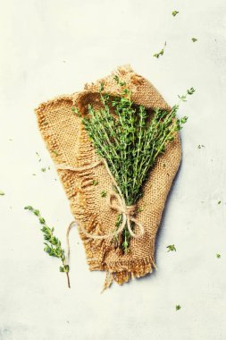 Bir ışın kokulu kekik