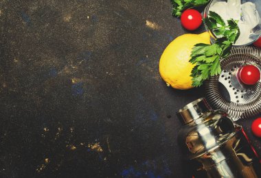 Kokteyl hazırlama bloody mary için malzemeler 