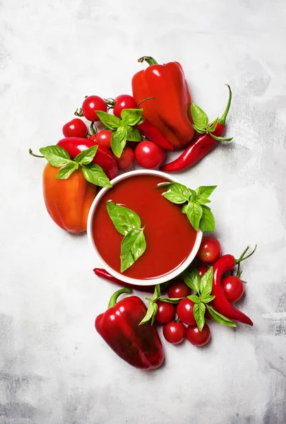 Soğuk domates çorbası sebzeli  