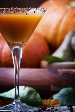 Cadılar Bayramı turuncu kokteyl  