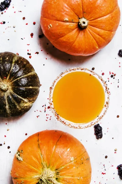 Cadılar Bayramı şenlikli kokteyl 