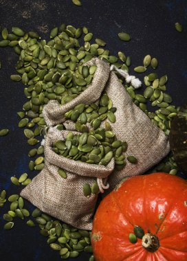 Çiğ kabak çekirdeği tuval çanta 