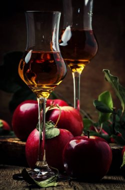 Elma gelen Fransız güçlü golden alkol içki 