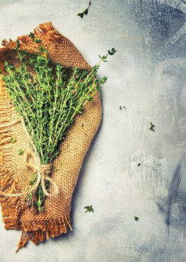 Bir demet taze kekik 