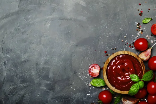 Salsa di ketchup di pomodoro con aglio — Foto Stock