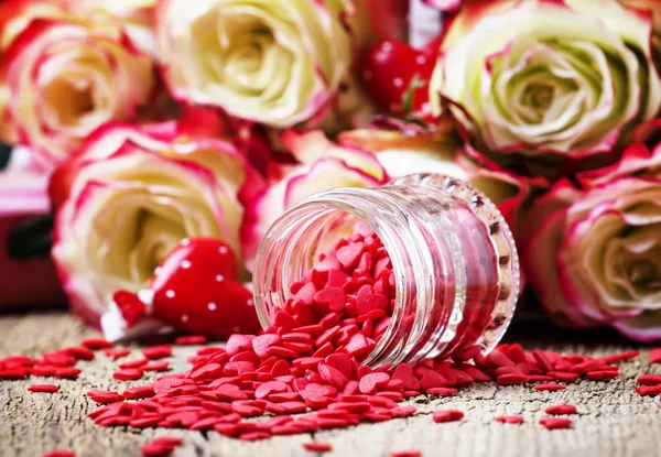 Coeurs Rouges Doux Carte Saint Valentin Sur Fond Roses Roses — Photo