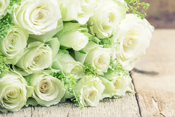 Μπουκέτο Λευκά Τριαντάφυλλα Για Την Ημέρα Της Γυναίκας Γκρίζο Φόντο — Φωτογραφία Αρχείου