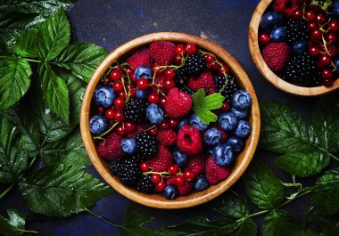 Yaz meyveleri ürün çeşitliliği, gıda arka plan, üstten görünüm