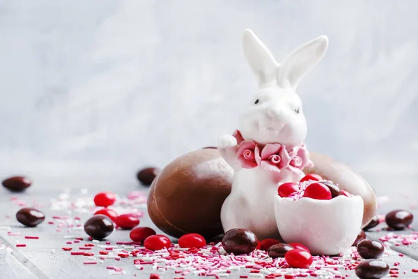 Великодня Композиція Кроликом Яйцями Сірий Фон Вибірковий Фокус — стокове фото