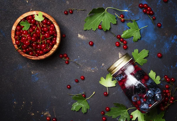 Nyári Berry Hideg Ital Élelmiszer Háttér Felülnézet — Stock Fotó