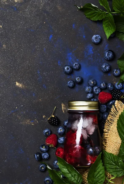 Summer Ice Berry Tea Blueberries Raspberries Blackberries Ice Top View — Stock Photo, Image