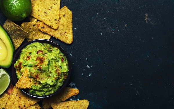 Makanan Meksiko Saus Guacamole Dengan Alpukat Bawang Bawang Putih Dan — Stok Foto