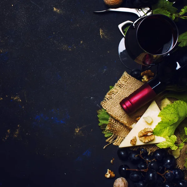 Vinho Tinto Lanches Comida Italiana Vista Superior — Fotografia de Stock