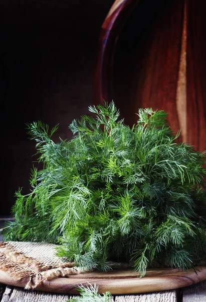 Frischer Dill Auf Dem Alten Holztisch Rustikaler Stil Selektiver Fokus — Stockfoto