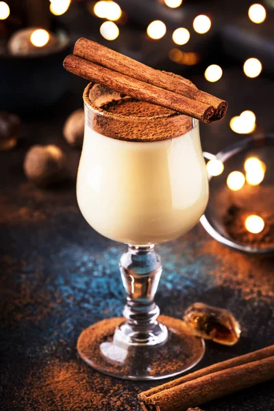 Cocktail Ovo Inverno Quente Bebida Outono Com Leite Ovos Rum — Fotografia de Stock