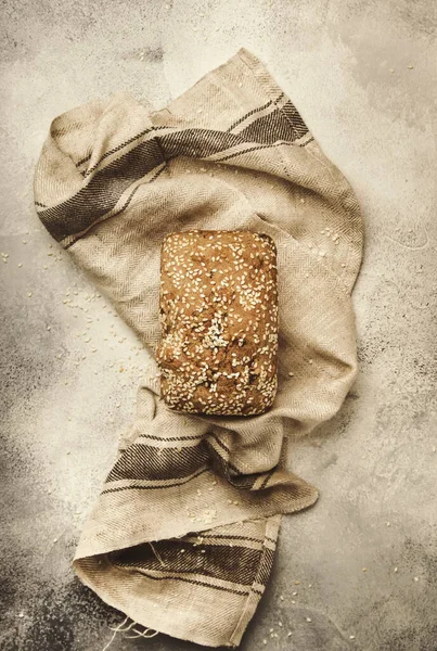 Целый Пшеничный Органический Ржаной Хлеб Тыквенными Семенами Сухофруктами Изюмом Семенами — стоковое фото