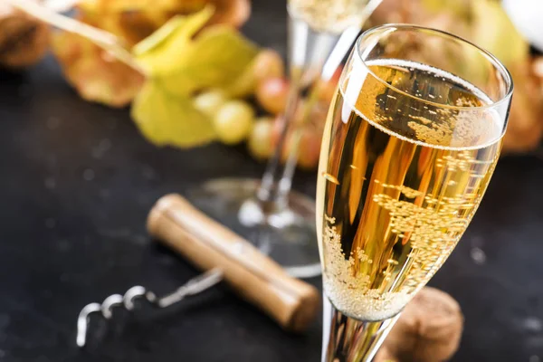 Champagner Brut Oder Sekt Glas Auf Grauem Hintergrund Herbst Stillleben — Stockfoto