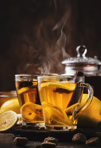 Зимний Осенний Горячий Целебный Чай Имбирем Медом Лимоном Специями Стеклянной — стоковое фото