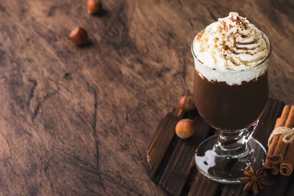 Chocolate Caliente Con Crema Batida Cacao Polvo Invierno Otoño Bebida — Foto de Stock