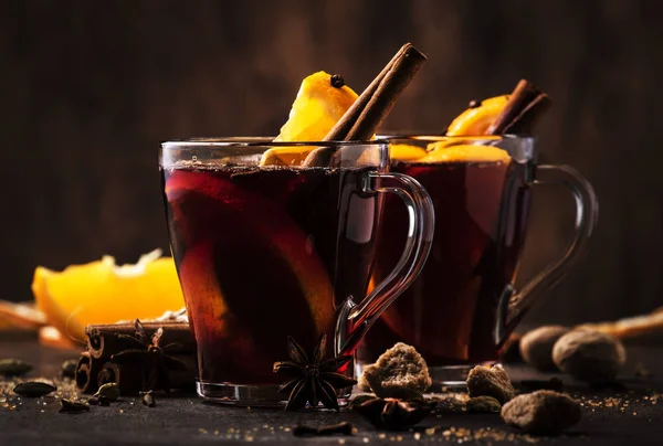 Hot Mulled Red Wine Spices Fruits Wooden Rustic Table Traditional — 스톡 사진