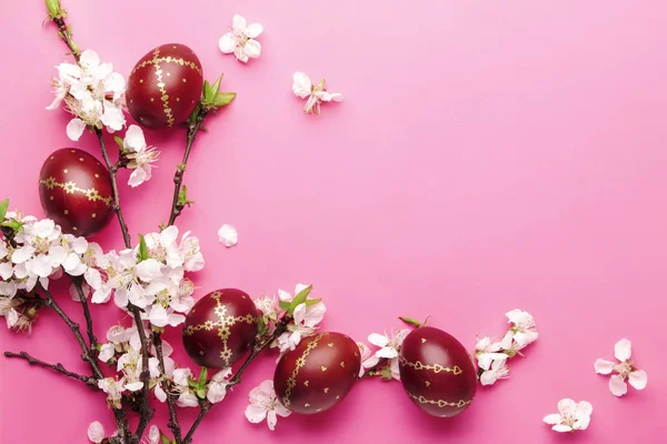 Pasqua Sfondo Rosa Con Uova Pasqua Fiori Primaverili Vista Dall — Foto Stock