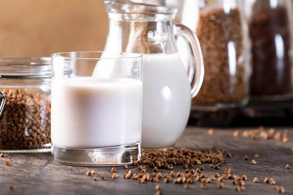 Χορτοφαγικό Γάλα Μπάκγουϊτ Κοντινό Γαλακτοκομικό Εναλλακτικό Γάλα Υγιή Χορτοφαγικά Τρόφιμα — Φωτογραφία Αρχείου