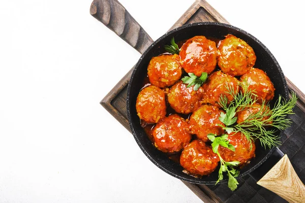 Meatballs Tomato Sauce Spices Frying Pan White Kitchen Table Background — Stock Photo, Image