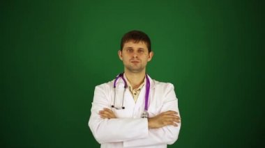 Doktor gösterir yukarı başparmak.