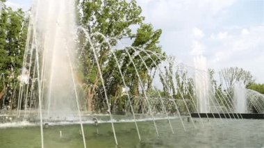 Güzel bir şehir çeşme. Krasnodar, Rusya, Temmuz 2017.