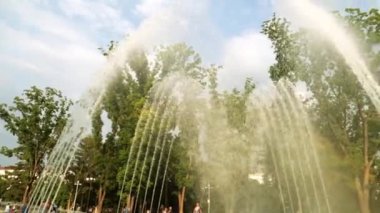 Krasnodar, Rusya, Temmuz 2017. Güzel bir şehir çeşme. Şarkı çeşme.