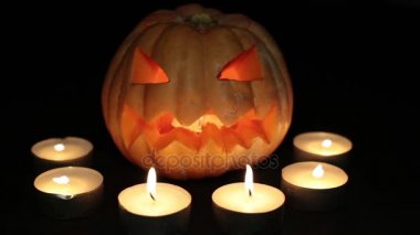 Cadılar Bayramı ve kabak jack mumlar ile.
