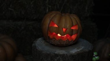 Tatil Cadılar Bayramı ve tüm azizler günü. Kabak Jack fener yanan.