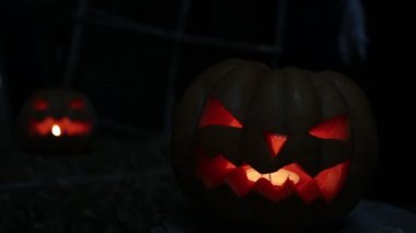 Tatil Cadılar Bayramı ve tüm azizler günü. Kabak Jack fener yanan.