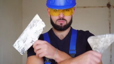 Bir erkek sıva ustasının portresi..