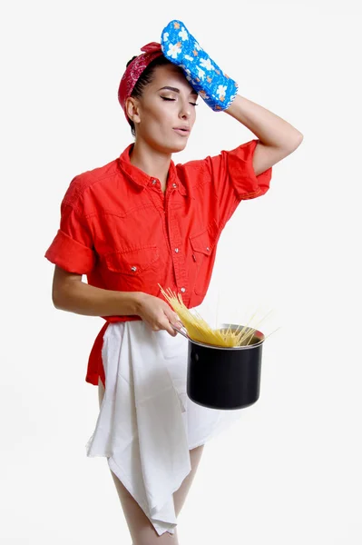 Meisje in de keuken — Stockfoto