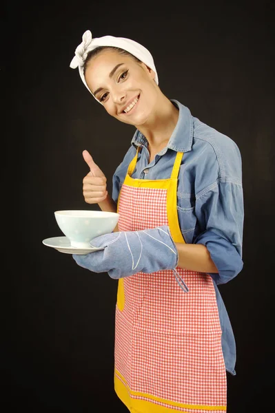 Fille dans la cuisine — Photo